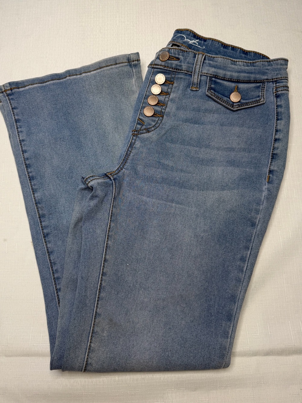 Women’s dG2 by Diane Gilman virtual stretch denim blue jeans size 8P flare leg